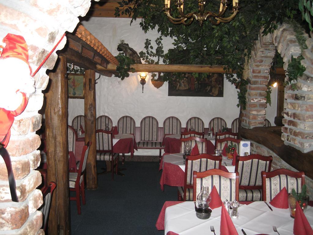 Hotel Restaurant "Waldschaenke" Wassenberg Εξωτερικό φωτογραφία